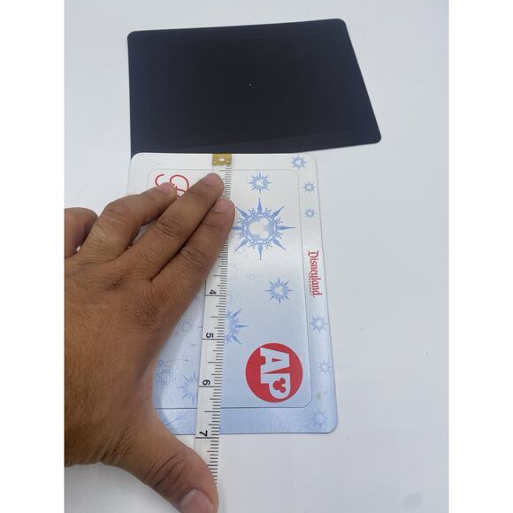 Lot Of 2 Disneyland AP 2018 Holiday Magnet Frame The Holidays Begin Here 5x7 - Picture 8 of 8